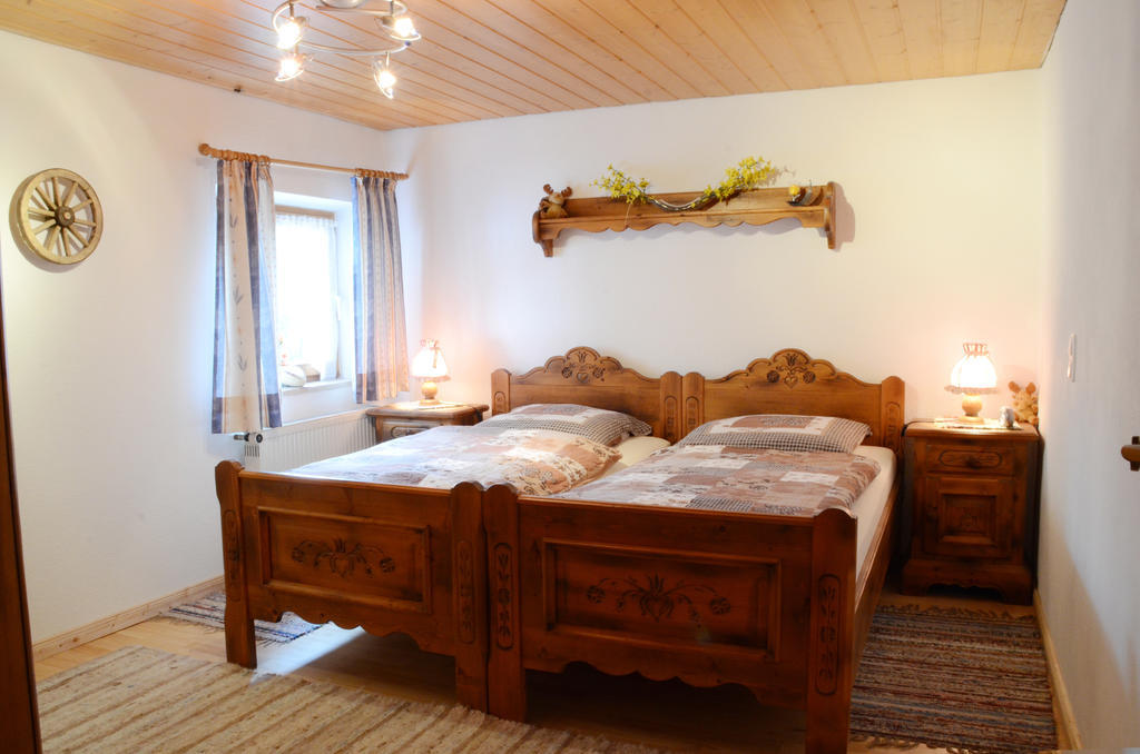 Suite Sinja Erlebnisferienwohnung Hausham Szoba fotó